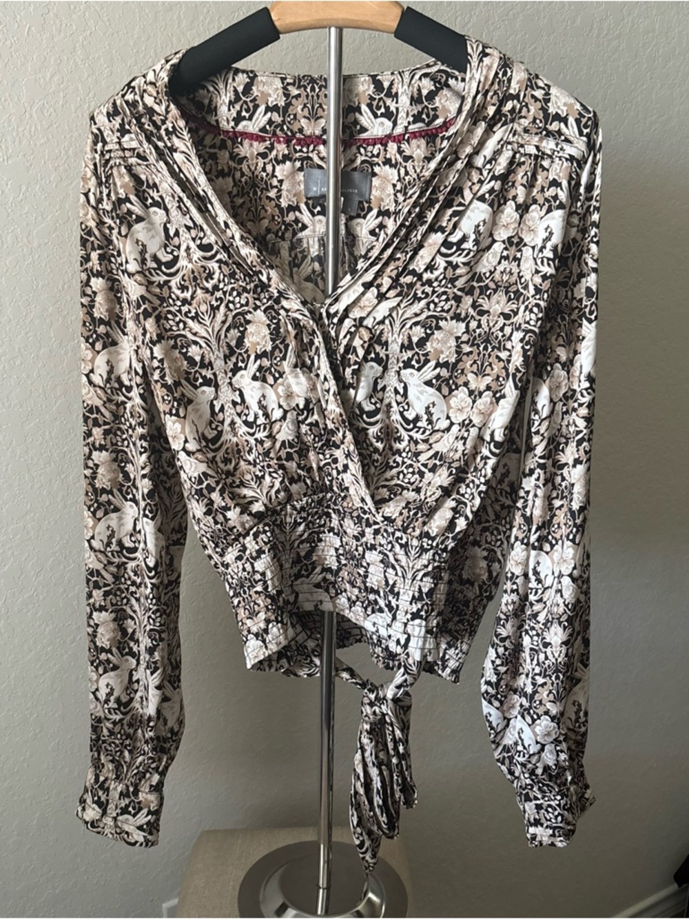 Anthropologie Rabbit Print Wrap Blouse Tie V Neck Stretch Waist LS Women’s L - Picture 2 of 8
